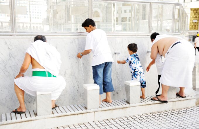 heat stroke patient taking water in hajj ritual
